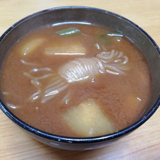 こんにゃくとお野菜のお味噌汁